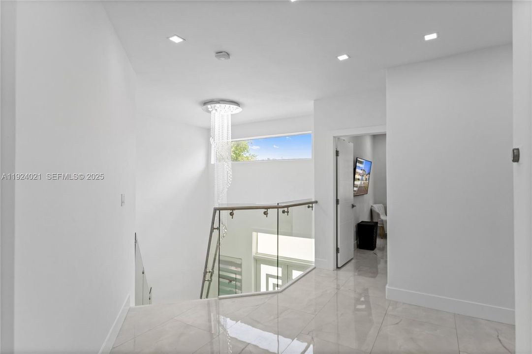 For Sale: $1,199,900 (5 beds, 3 baths, 3087 Square Feet)