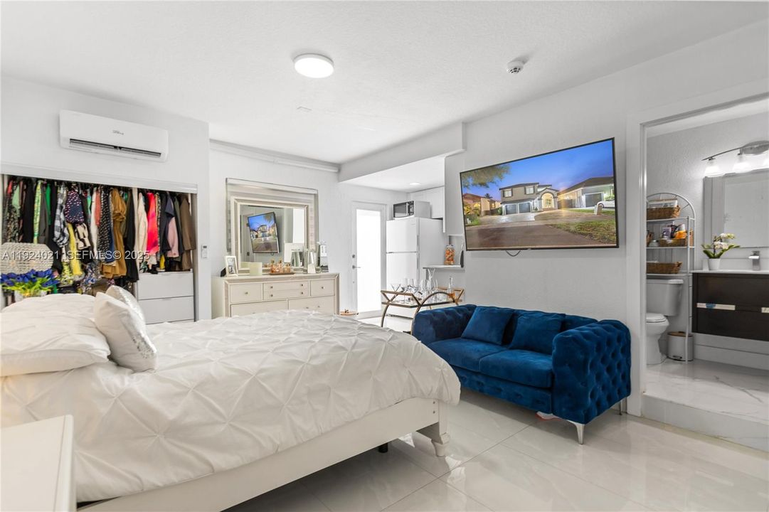 For Sale: $1,199,900 (5 beds, 3 baths, 3087 Square Feet)