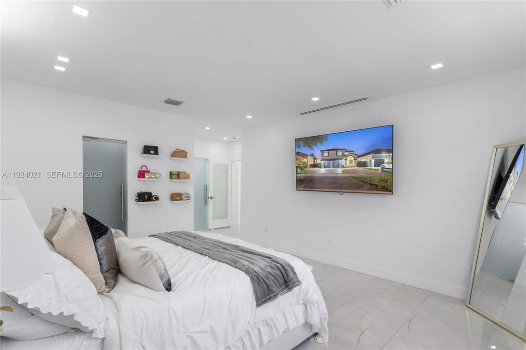 For Sale: $1,199,900 (5 beds, 3 baths, 3087 Square Feet)