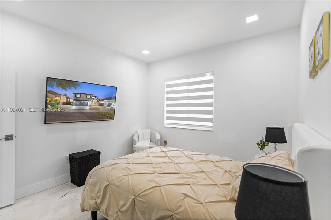 For Sale: $1,199,900 (5 beds, 3 baths, 3087 Square Feet)