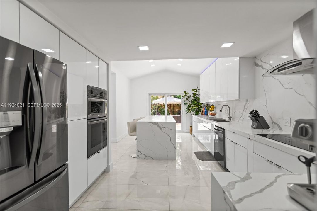 For Sale: $1,199,900 (5 beds, 3 baths, 3087 Square Feet)