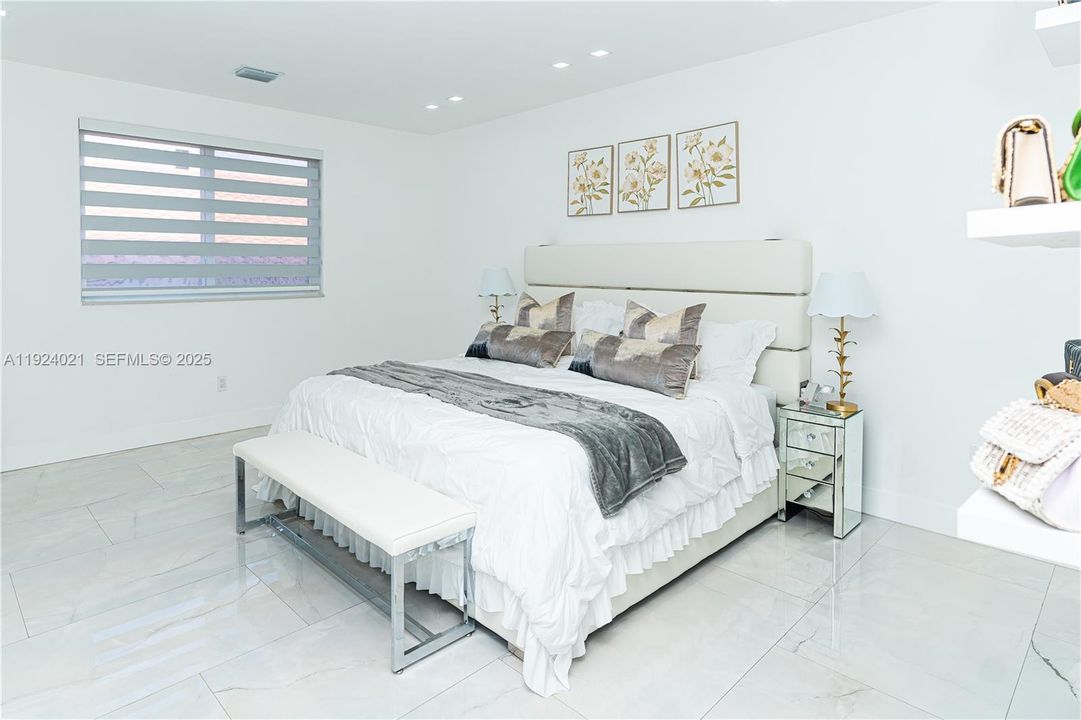 For Sale: $1,199,900 (5 beds, 3 baths, 3087 Square Feet)