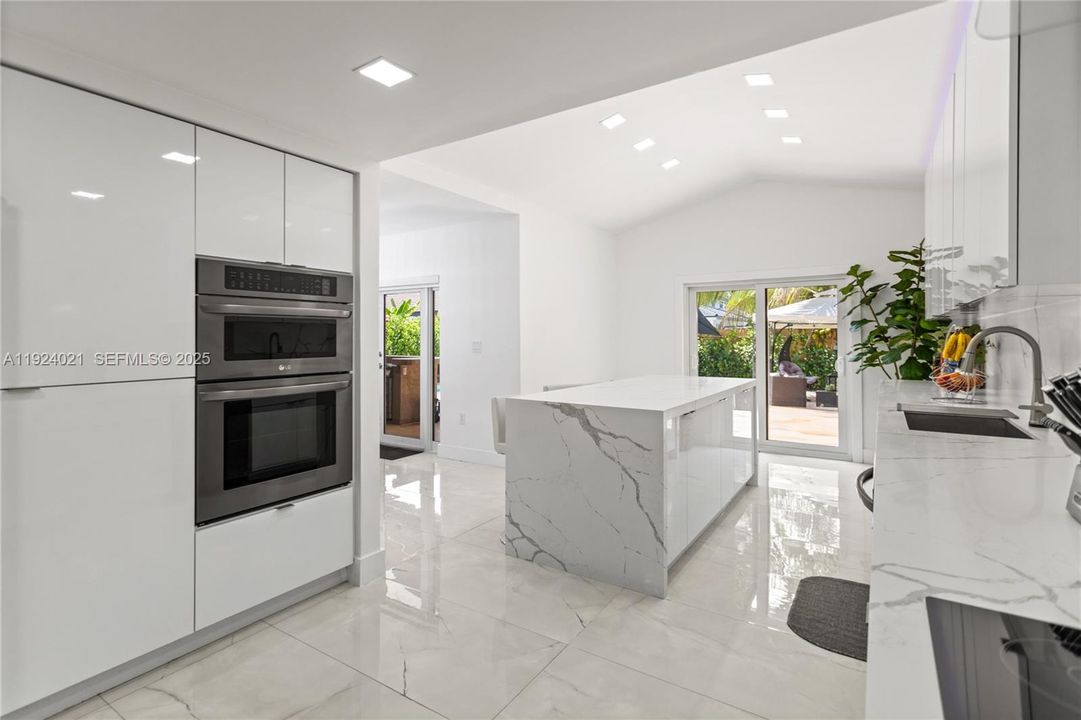 For Sale: $1,199,900 (5 beds, 3 baths, 3087 Square Feet)