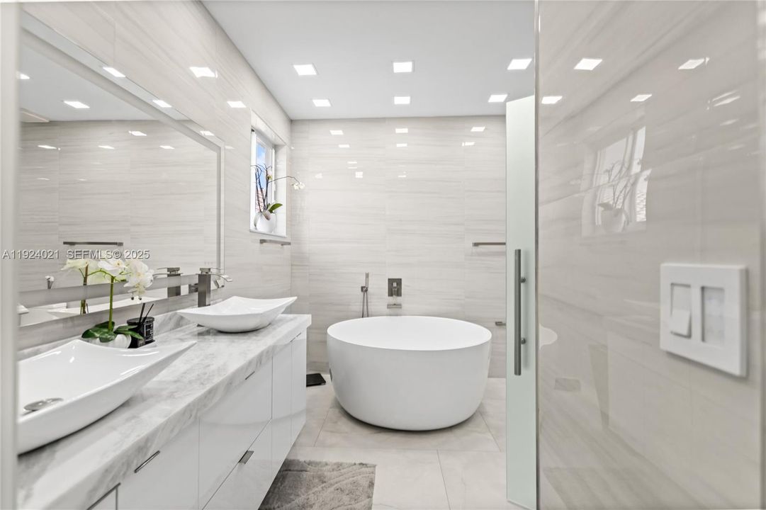 For Sale: $1,199,900 (5 beds, 3 baths, 3087 Square Feet)