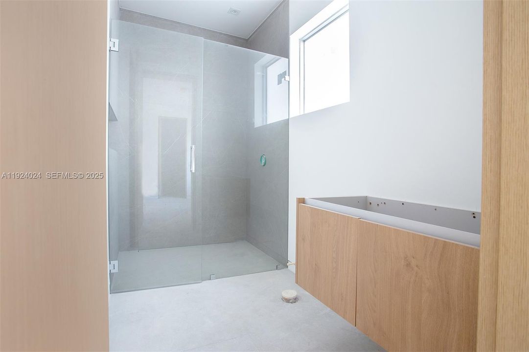 For Sale: $2,700,000 (3 beds, 4 baths, 3145 Square Feet)