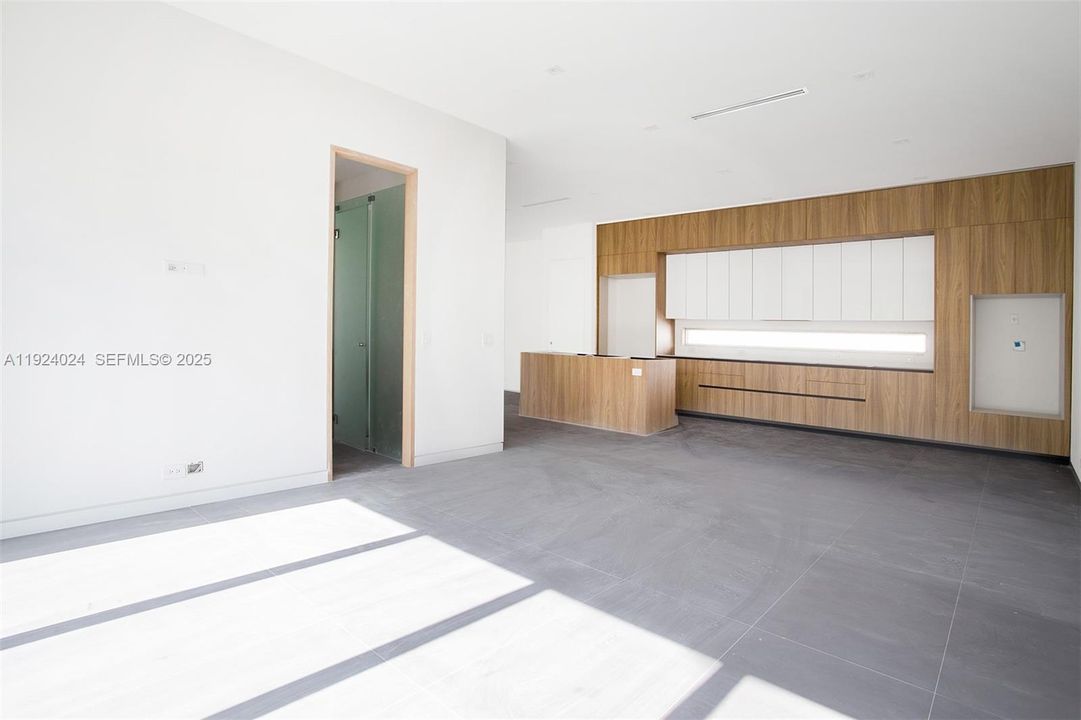 For Sale: $2,700,000 (3 beds, 4 baths, 3145 Square Feet)