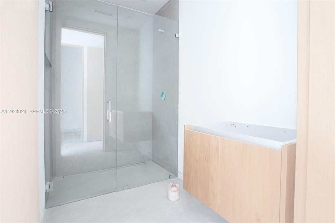 For Sale: $2,700,000 (3 beds, 4 baths, 3145 Square Feet)