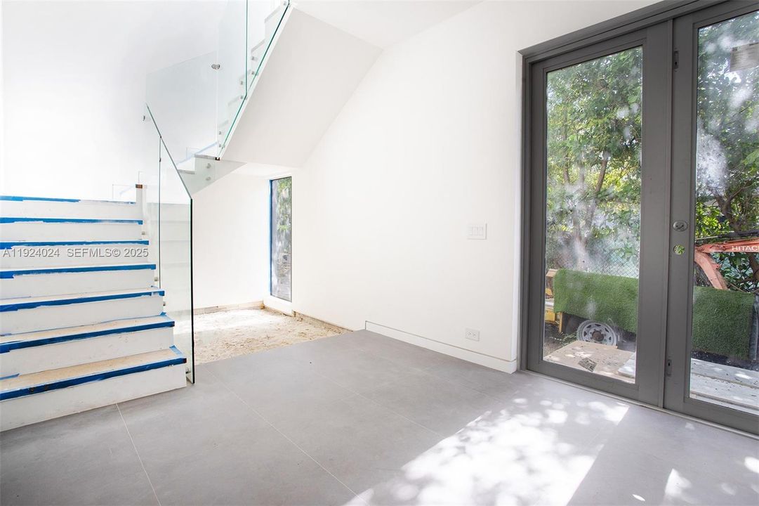 For Sale: $2,700,000 (3 beds, 4 baths, 3145 Square Feet)