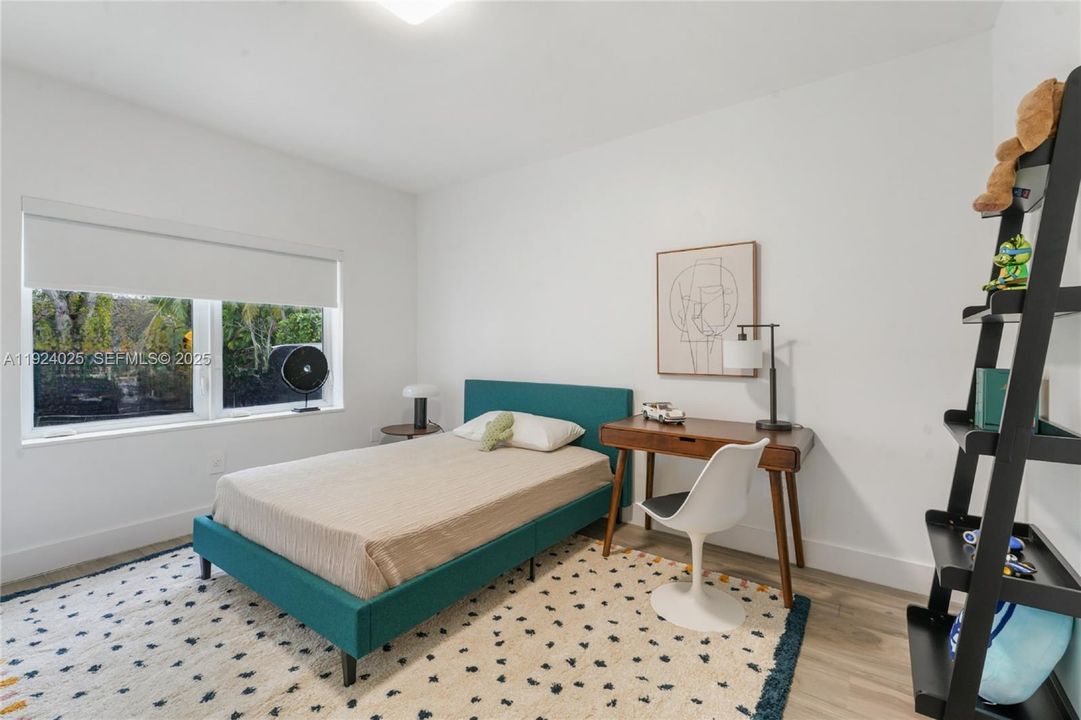 For Rent: $17,000 (3 beds, 3 baths, 1913 Square Feet)