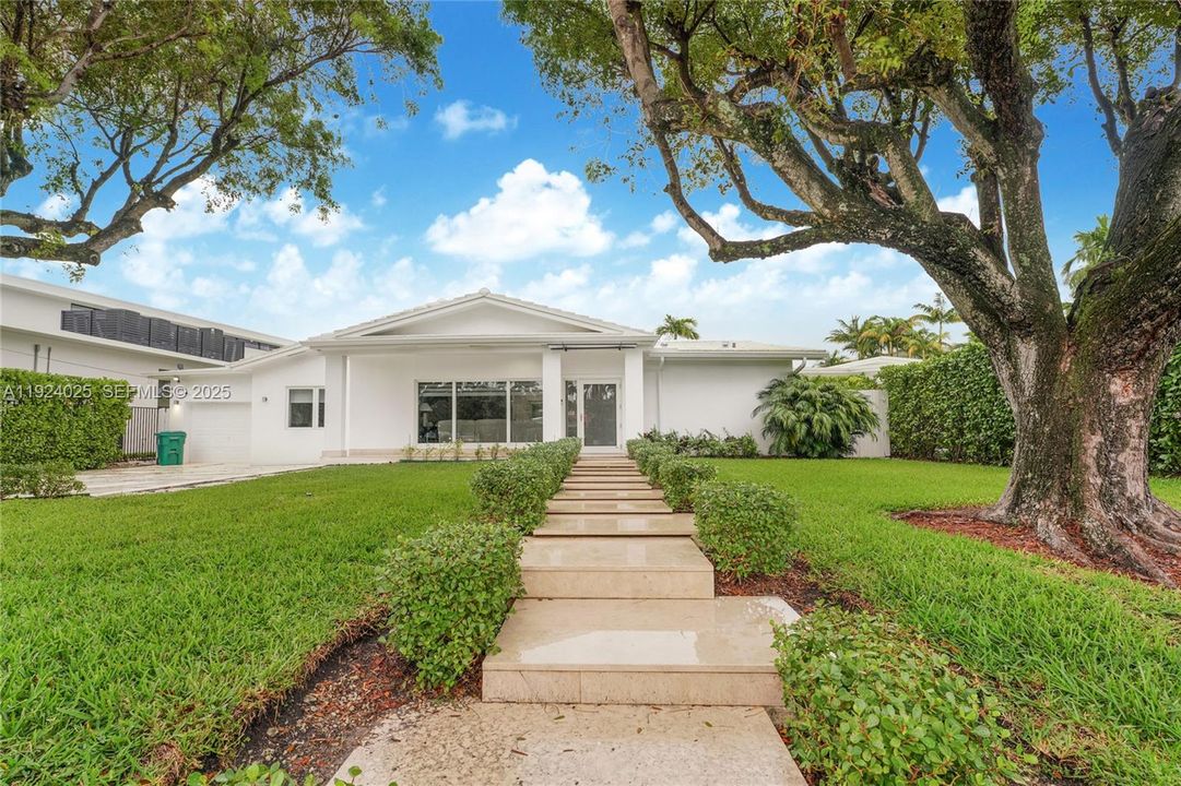 For Rent: $17,000 (3 beds, 3 baths, 1913 Square Feet)