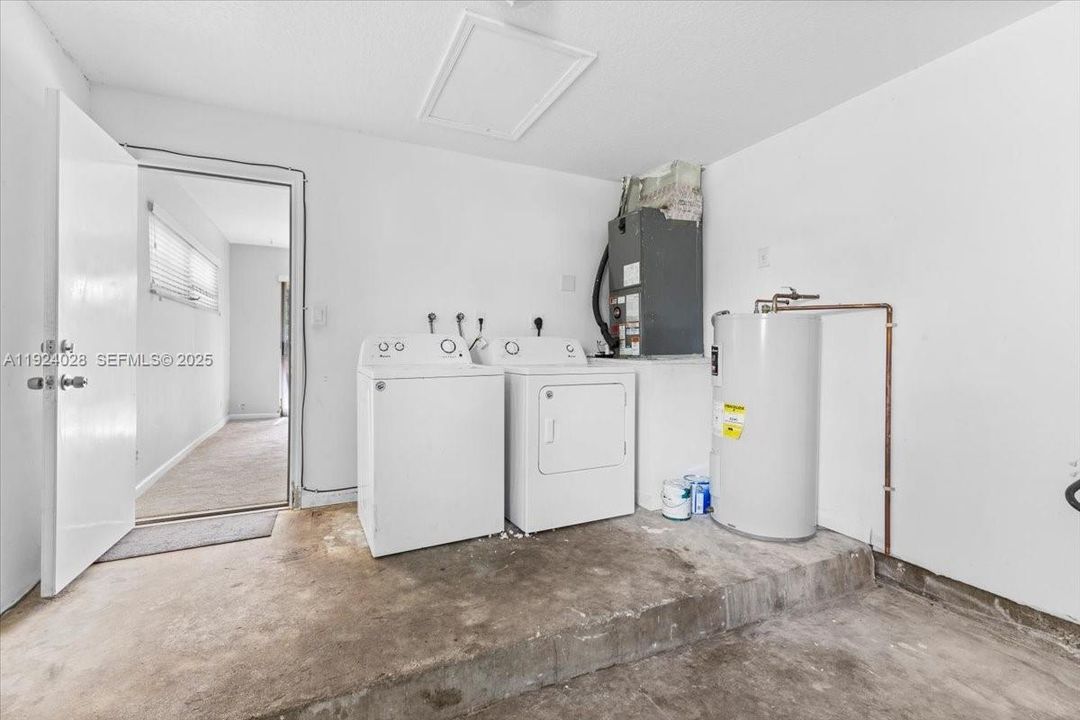 For Sale: $440,000 (3 beds, 2 baths, 1368 Square Feet)