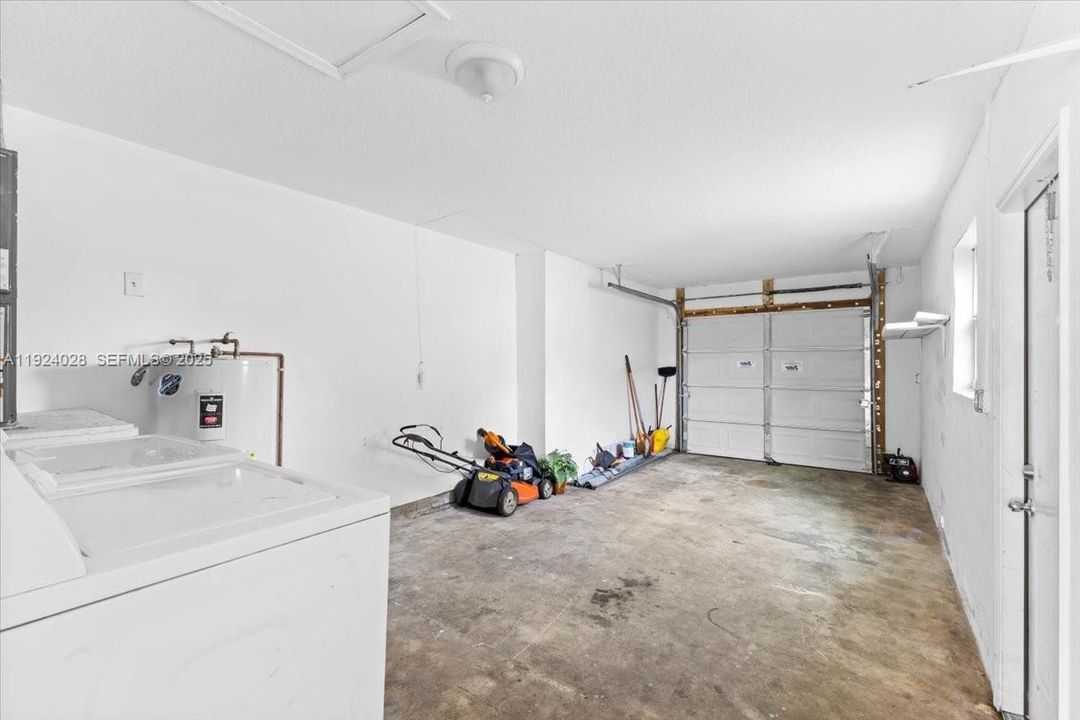 For Sale: $440,000 (3 beds, 2 baths, 1368 Square Feet)