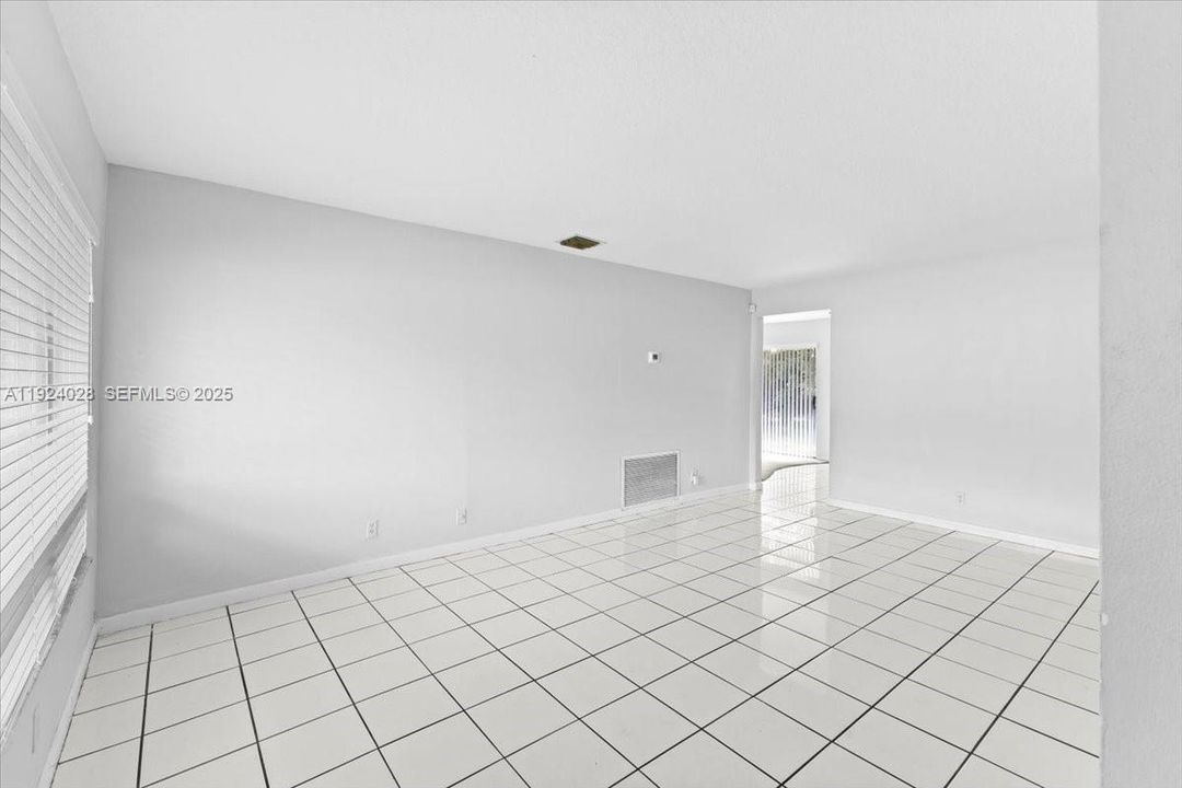 For Sale: $440,000 (3 beds, 2 baths, 1368 Square Feet)