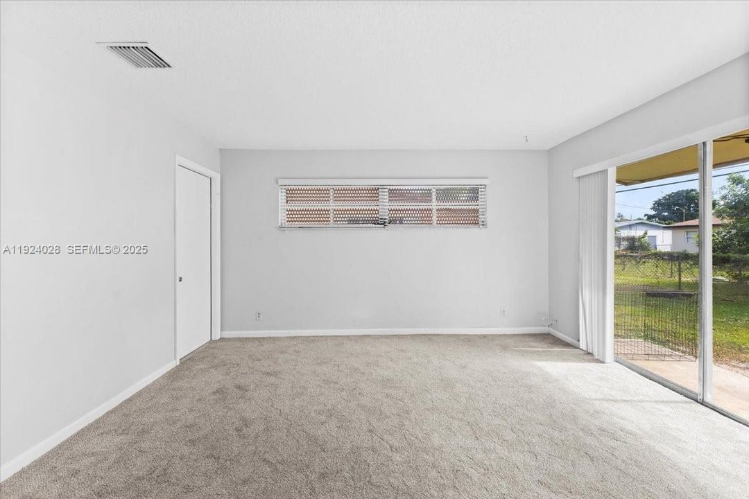 For Sale: $440,000 (3 beds, 2 baths, 1368 Square Feet)