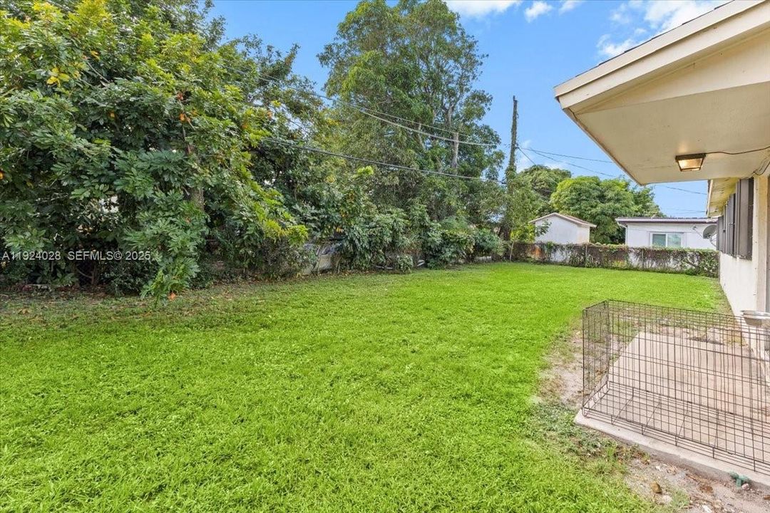 For Sale: $440,000 (3 beds, 2 baths, 1368 Square Feet)