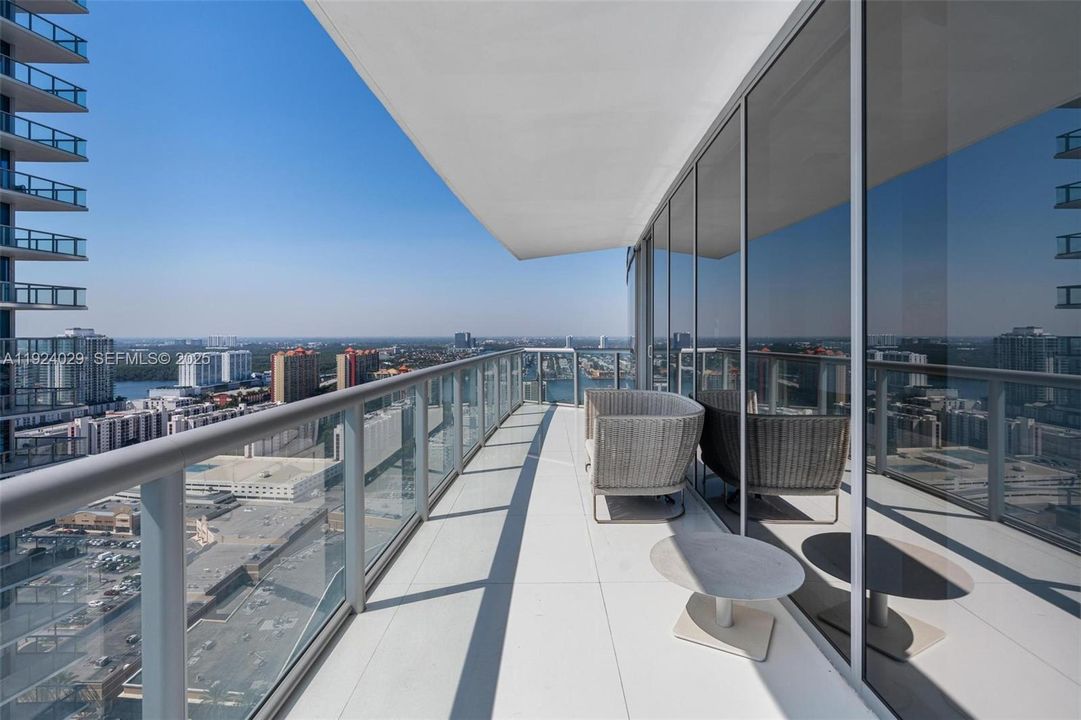 В аренду: $25,000 (4 спален, 4 ванн, 2485 Квадратных фут)