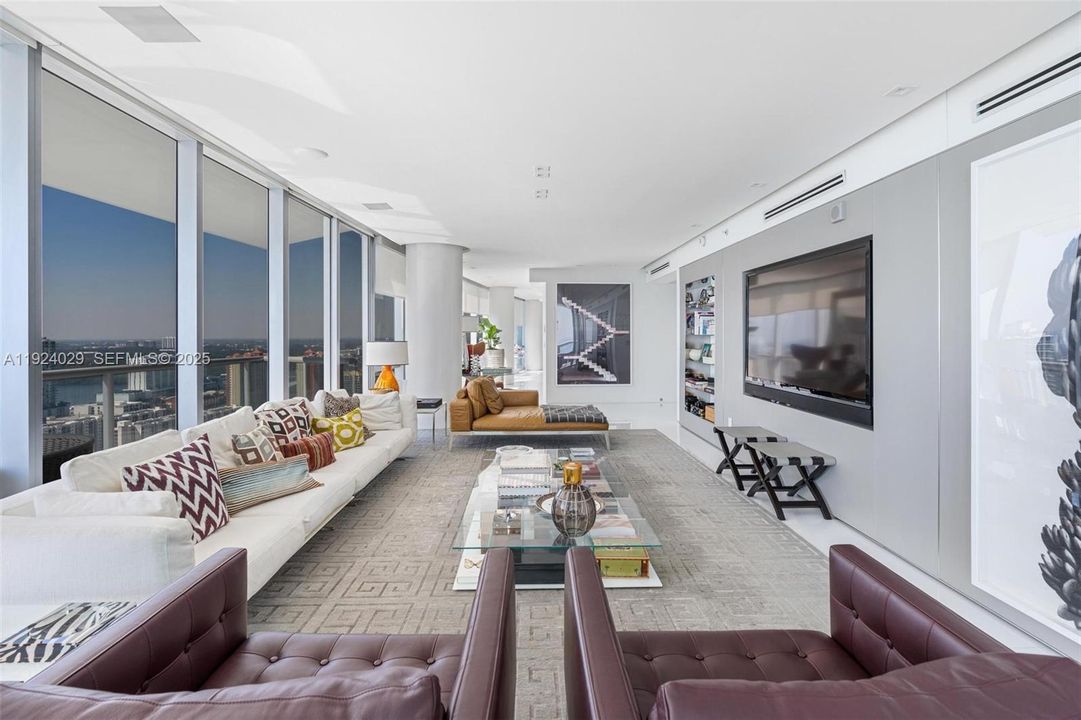 В аренду: $25,000 (4 спален, 4 ванн, 2485 Квадратных фут)