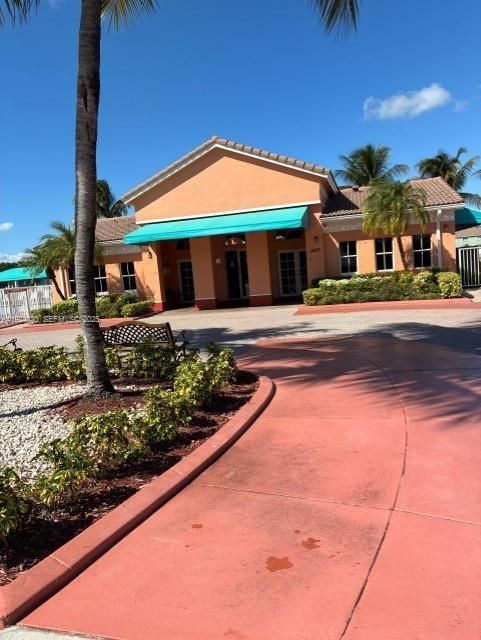 В аренду: $2,000 (3 спален, 2 ванн, 1182 Квадратных фут)