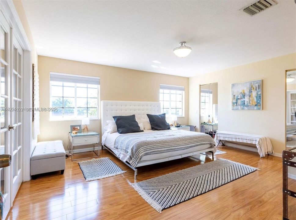 For Rent: $5,550 (5 beds, 4 baths, 3092 Square Feet)