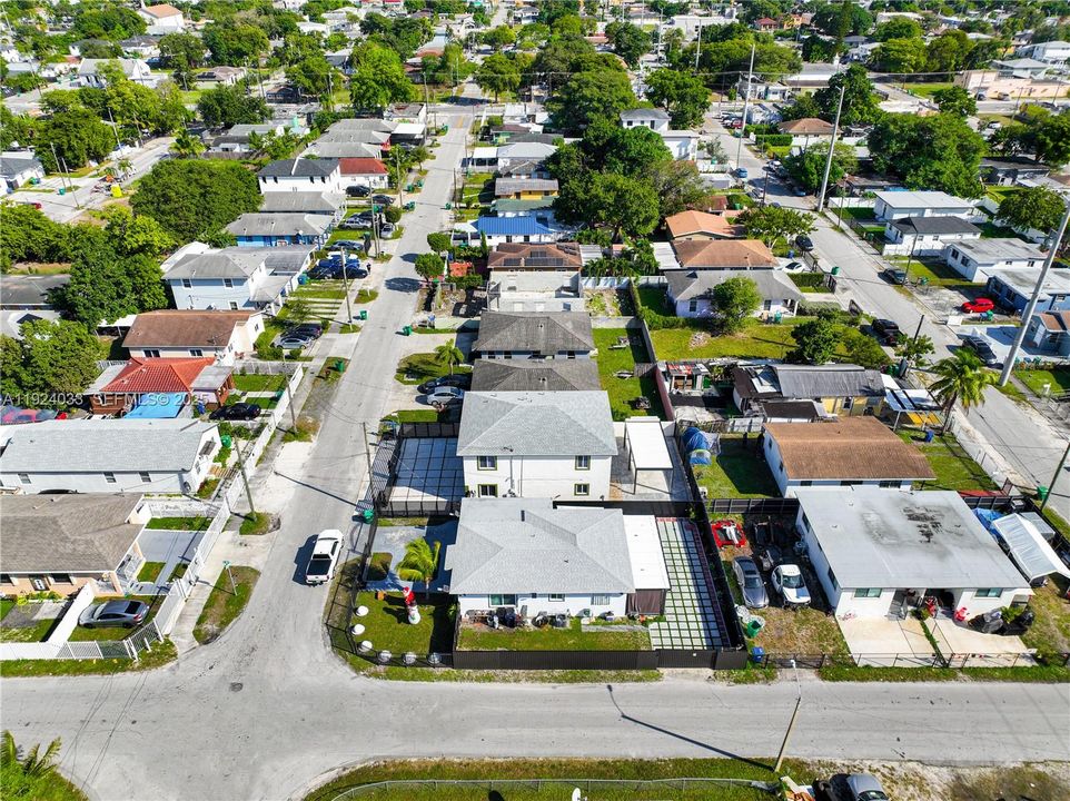 待售: $698,500 (4 贝兹, 3 浴室, 2270 平方英尺)