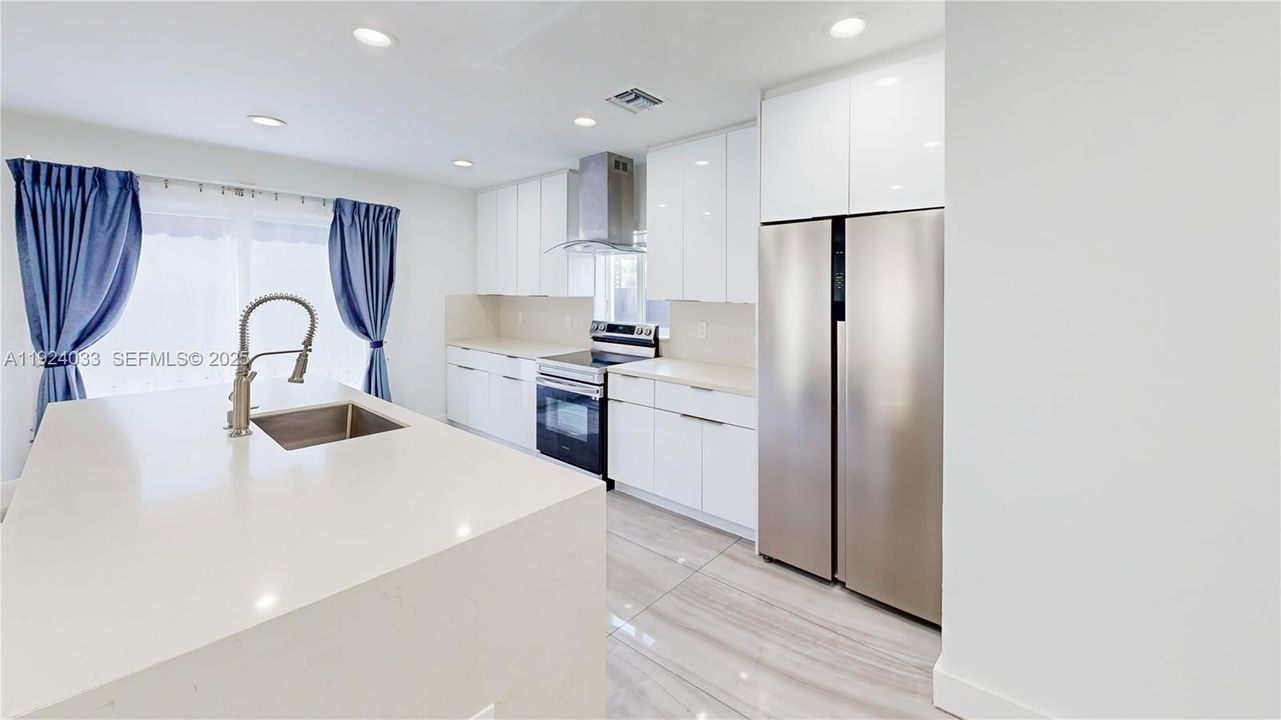 待售: $698,500 (4 贝兹, 3 浴室, 2270 平方英尺)