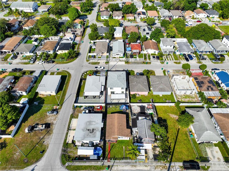 待售: $698,500 (4 贝兹, 3 浴室, 2270 平方英尺)