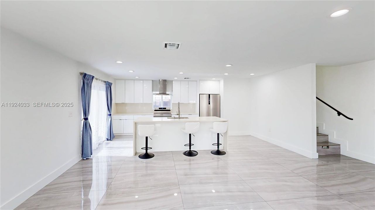 待售: $698,500 (4 贝兹, 3 浴室, 2270 平方英尺)