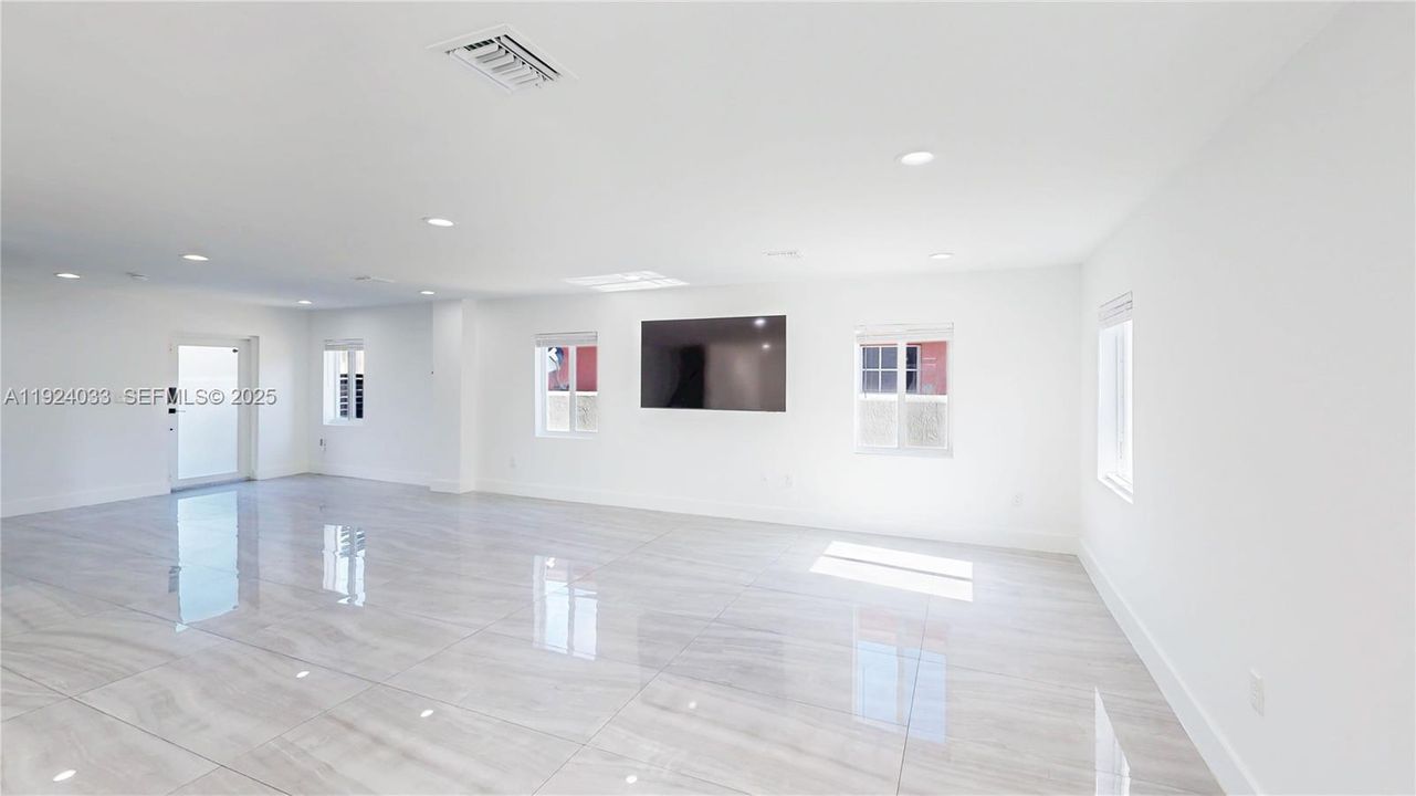 待售: $698,500 (4 贝兹, 3 浴室, 2270 平方英尺)