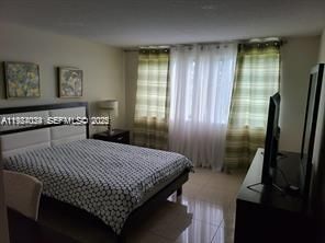 For Rent: $2,350 (1 beds, 1 baths, 937 Square Feet)