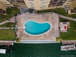 For Rent: $2,350 (1 beds, 1 baths, 937 Square Feet)