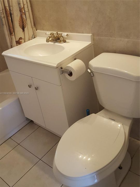 For Sale: $430,000 (2 beds, 1 baths, 1184 Square Feet)