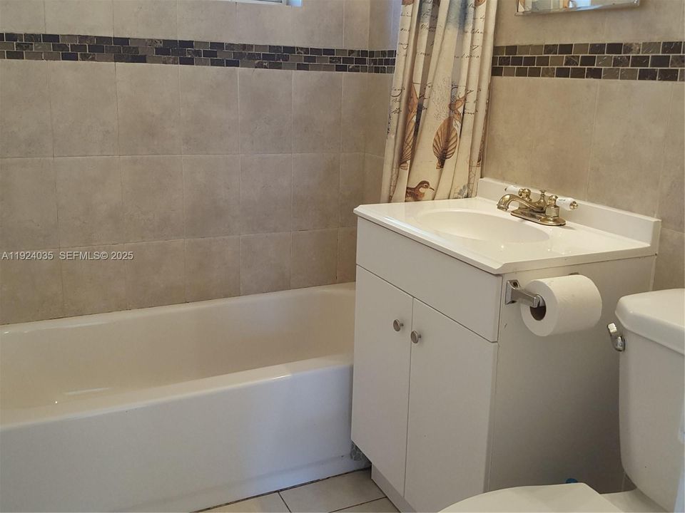 For Sale: $430,000 (2 beds, 1 baths, 1184 Square Feet)