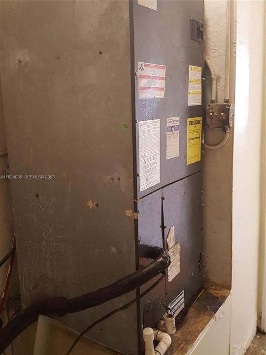 For Sale: $430,000 (2 beds, 1 baths, 1184 Square Feet)