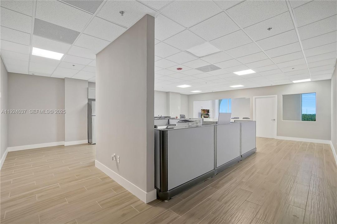 В аренду: $5,500 (0 спален, 0 ванн, 0 Квадратных фут)