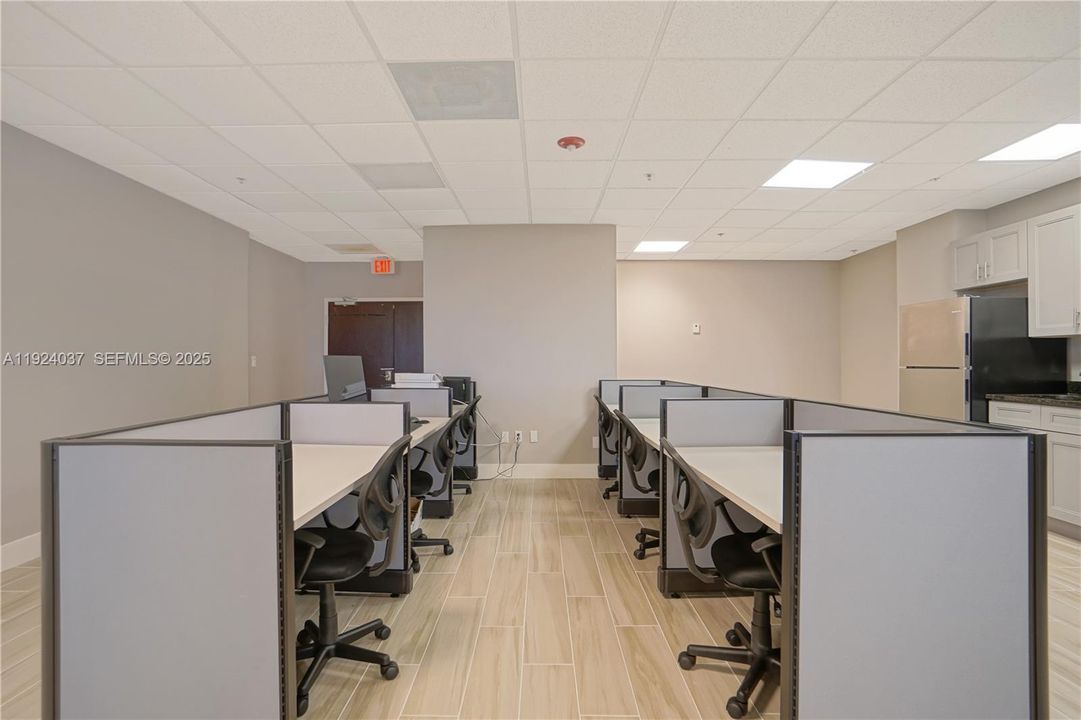 В аренду: $5,500 (0 спален, 0 ванн, 0 Квадратных фут)