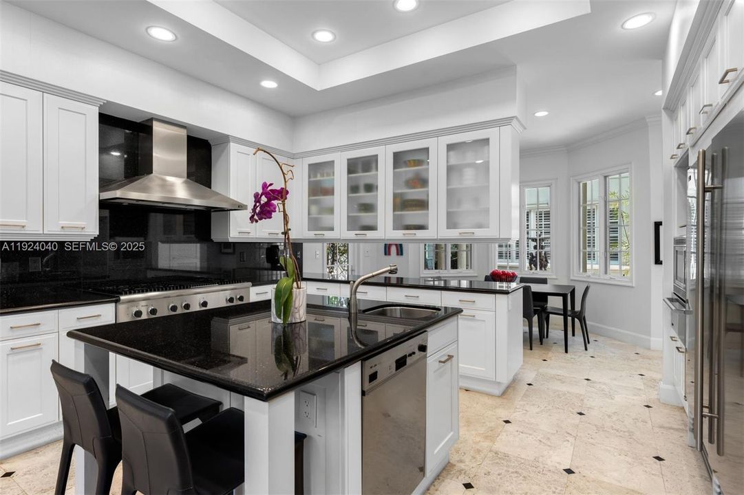 For Sale: $11,500,000 (5 beds, 5 baths, 6720 Square Feet)