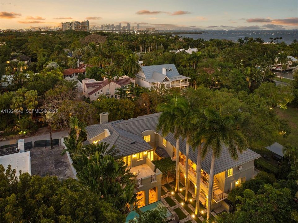 For Sale: $11,500,000 (5 beds, 5 baths, 6720 Square Feet)