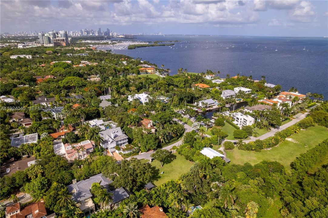 For Sale: $11,500,000 (5 beds, 5 baths, 6720 Square Feet)