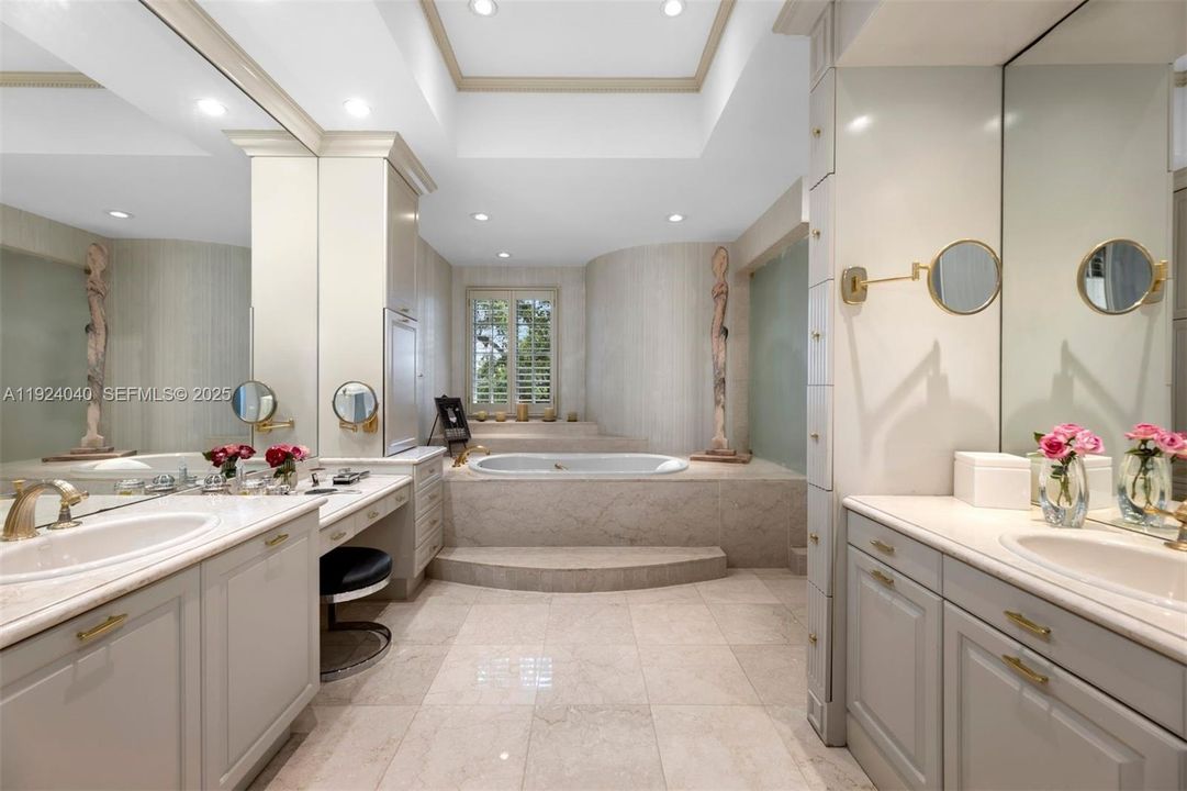 For Sale: $11,500,000 (5 beds, 5 baths, 6720 Square Feet)