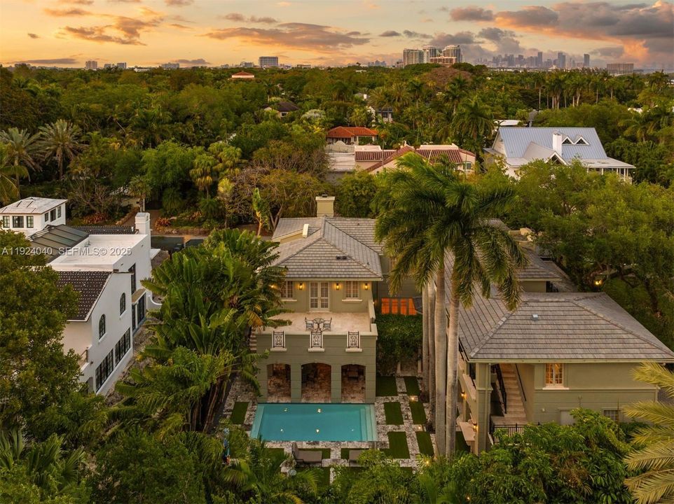 For Sale: $11,500,000 (5 beds, 5 baths, 6720 Square Feet)