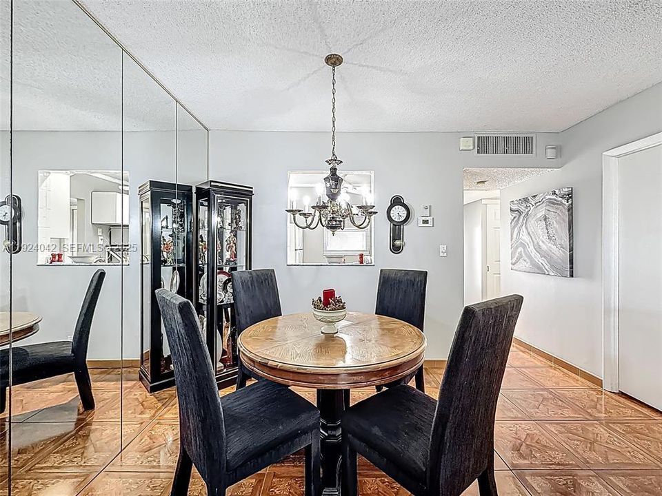 For Sale: $95,000 (1 beds, 1 baths, 684 Square Feet)