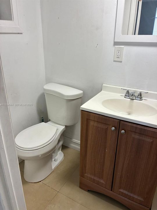 For Rent: $1,300 (1 beds, 1 baths, 450 Square Feet)