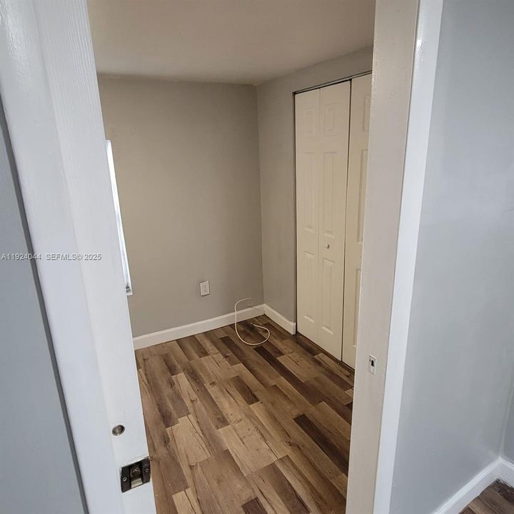 For Rent: $1,300 (1 beds, 1 baths, 450 Square Feet)