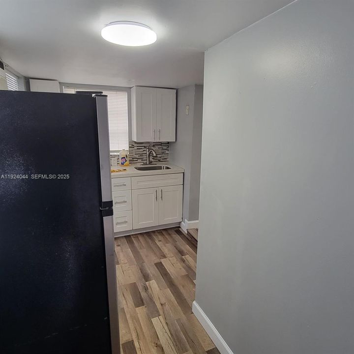 For Rent: $1,300 (1 beds, 1 baths, 450 Square Feet)