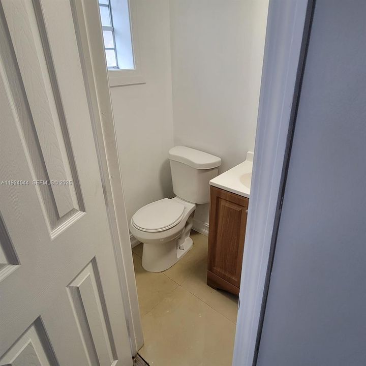 For Rent: $1,300 (1 beds, 1 baths, 450 Square Feet)