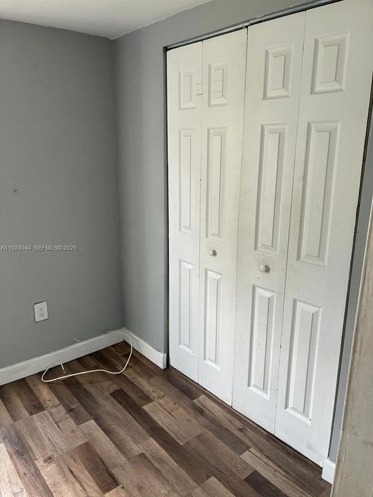 For Rent: $1,300 (1 beds, 1 baths, 450 Square Feet)