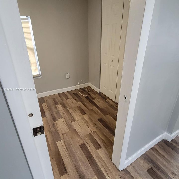 For Rent: $1,300 (1 beds, 1 baths, 450 Square Feet)