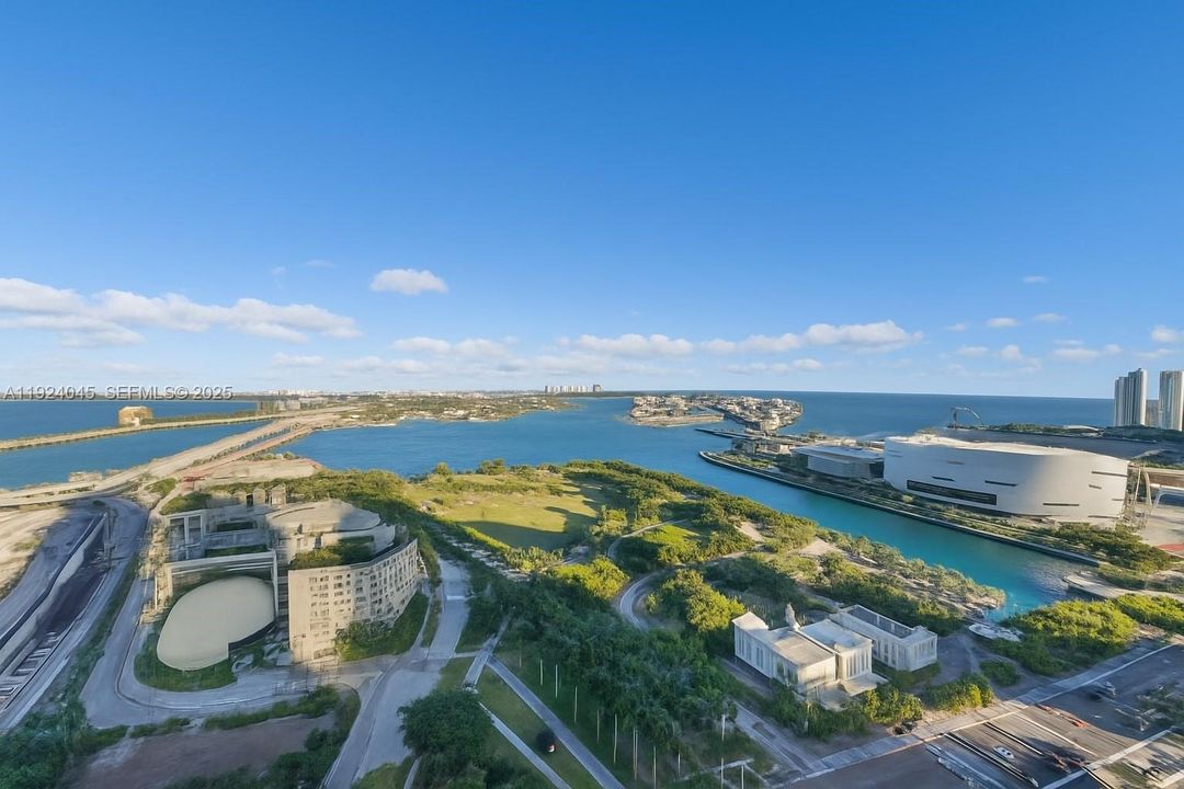 For Sale: $1,775,000 (2 beds, 2 baths, 1794 Square Feet)