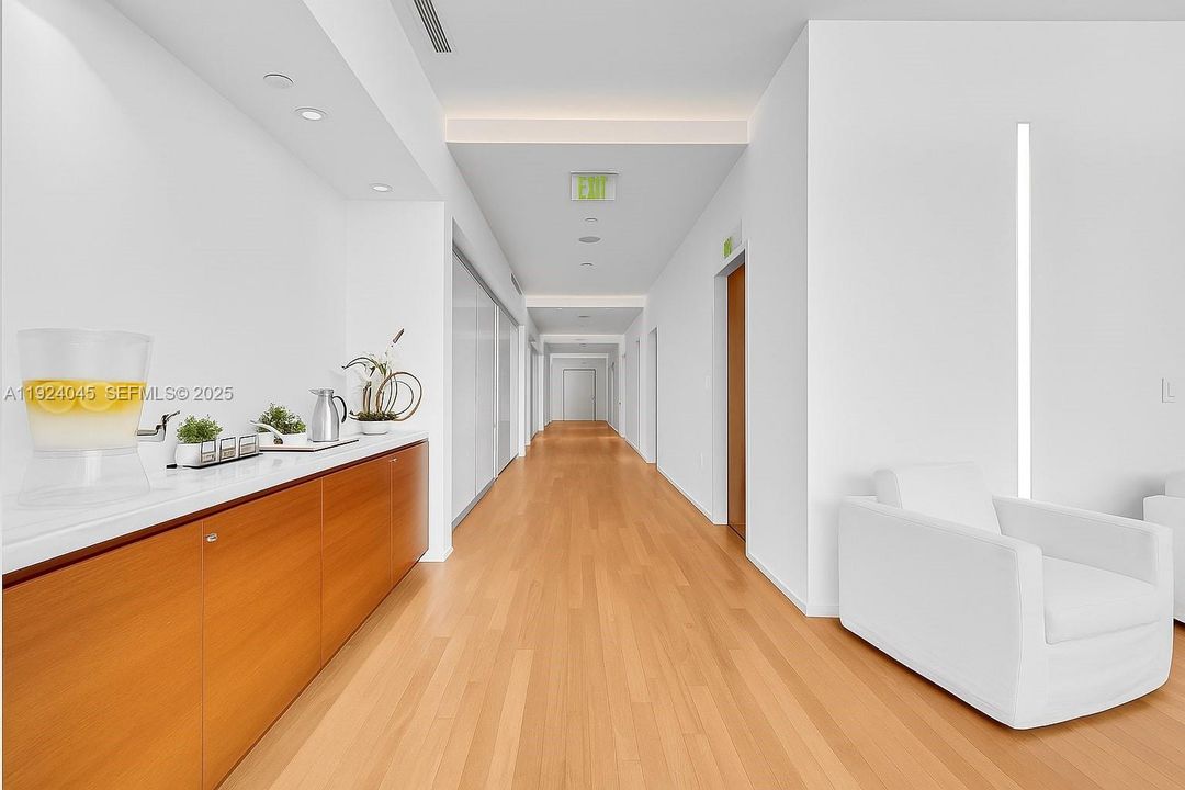 For Sale: $1,775,000 (2 beds, 2 baths, 1794 Square Feet)