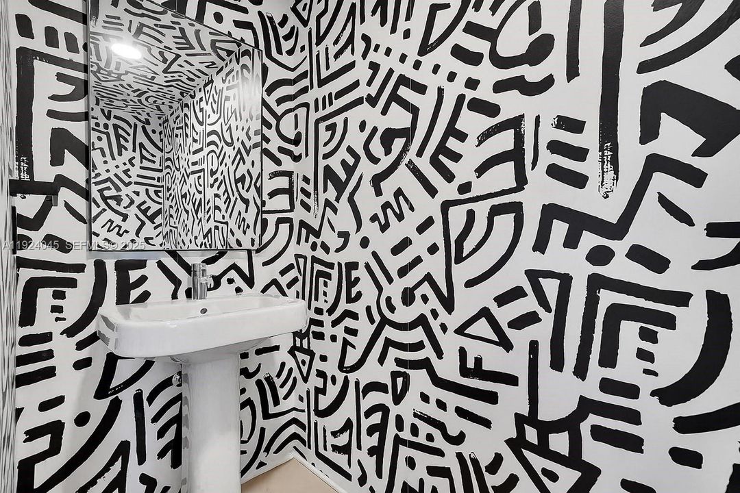 For Sale: $1,775,000 (2 beds, 2 baths, 1794 Square Feet)